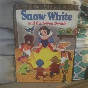 Walt Disney's Snow White and the Seven Dwarfs Book